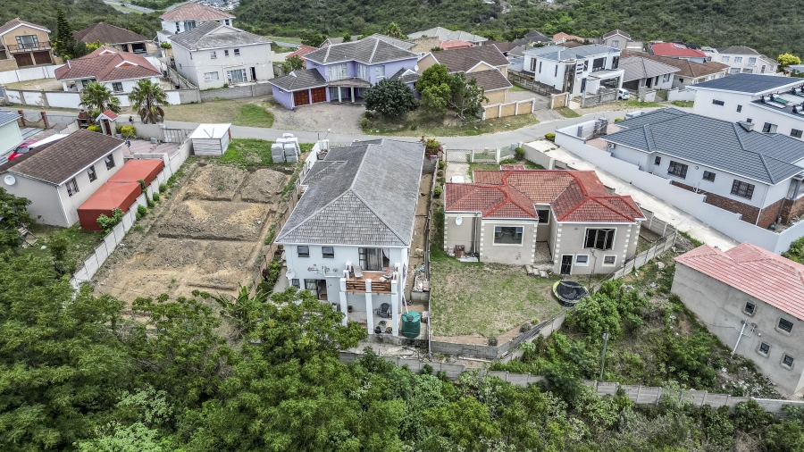 5 Bedroom Property for Sale in Beacon Bay North Eastern Cape